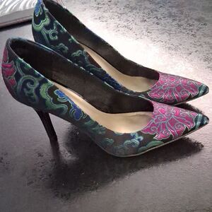 Chic Floral Patterned Stiletto Heels